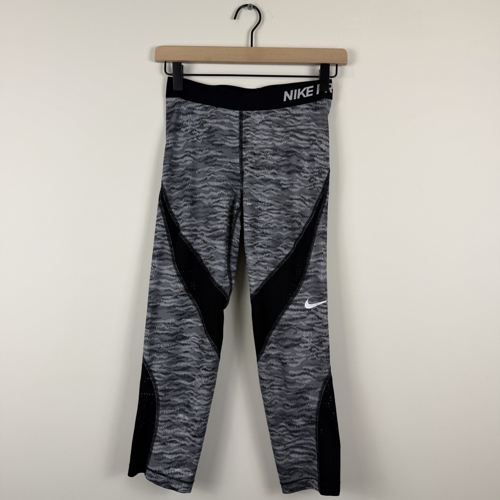 Nike Pro Women's Leggings Size Small Gray Black Patterned Athletic Cropped